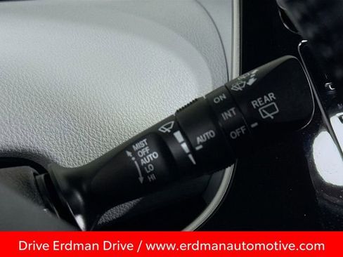 Used 2022 Toyota Prius XLE image 16