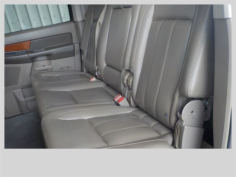 Used 2007 Dodge Ram 2500 Truck Laramie w/ Protection Group AWD/4WD image 4