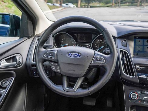 Used 2017 Ford Focus Titanium w/ Titanium Technology Package image 15