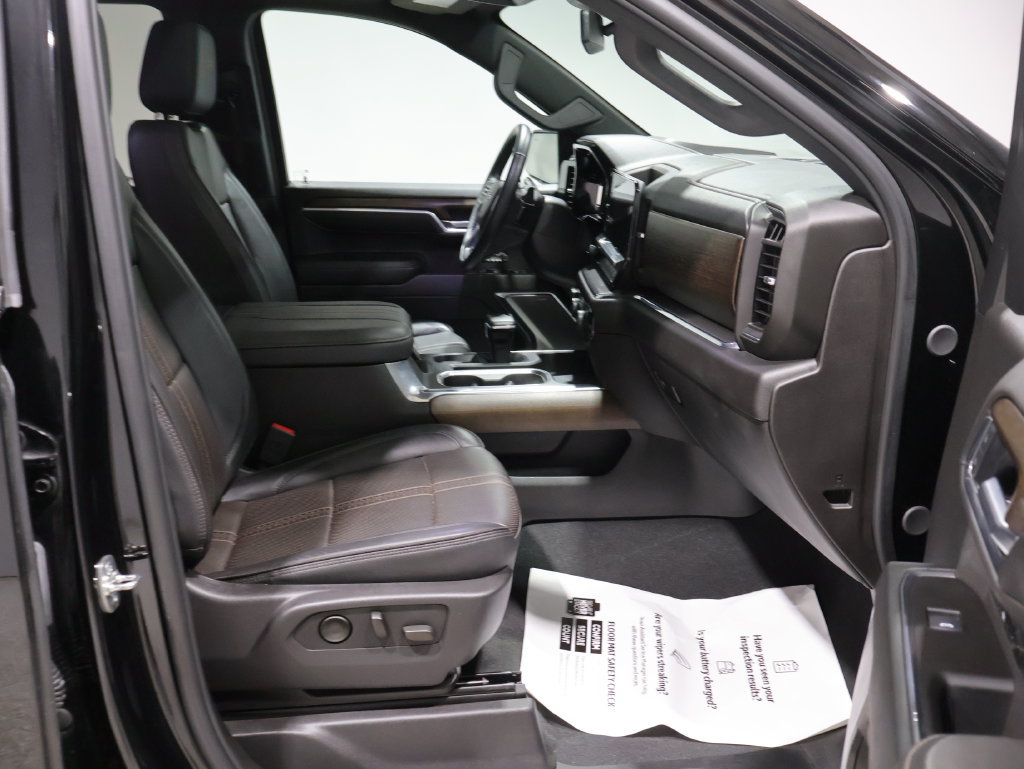 Used 2025 Chevrolet Silverado 1500 High Country w/ Midnight Edition AWD/4WD image 23