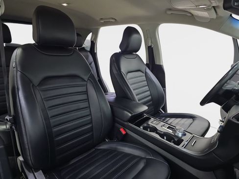 Used 2019 Ford Edge SEL w/ Equipment Group 201A FWD image 12