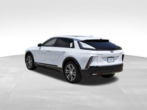 New 2026 Cadillac Lyriq Luxury AWD/4WD image 3