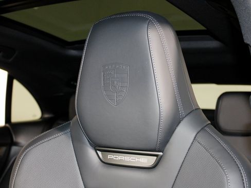 Certified 2025 Porsche Macan 4S Electric image 20