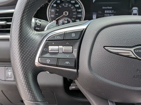 Used 2025 Genesis G70 2.5T RWD image 17