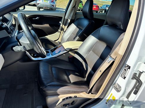 Used 2015 Volvo XC70 T6 Platinum image 18