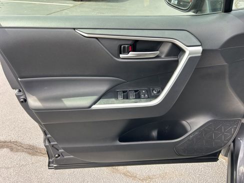 Used 2025 Toyota RAV4 XLE w/ Convenience Package image 3