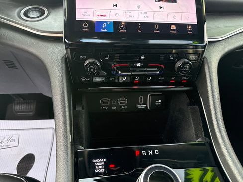 Used 2022 Jeep Grand Cherokee L Limited image 22