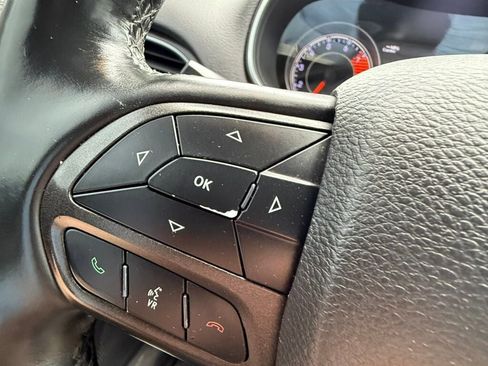 Used 2019 Jeep Cherokee Trailhawk w/ Comfort/Convenience Group AWD/4WD image 30