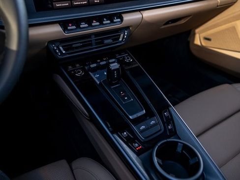 Used 2024 Porsche 911 Targa 4S image 32