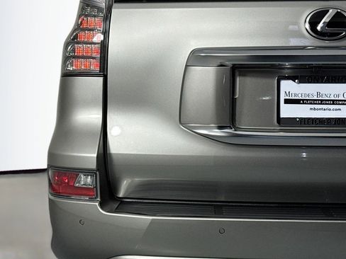 Used 2022 Lexus GX 460 Premium w/ Premium Package image 15