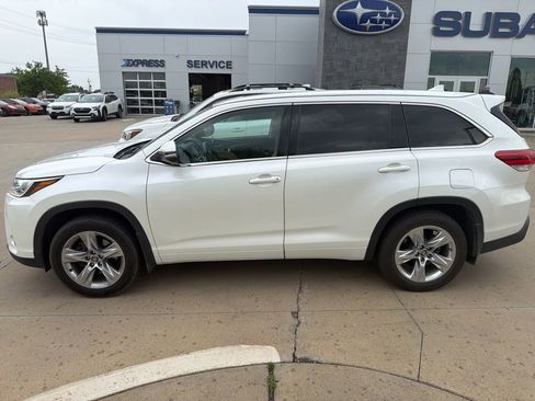 Used 2018 Toyota Highlander Limited AWD/4WD image 6