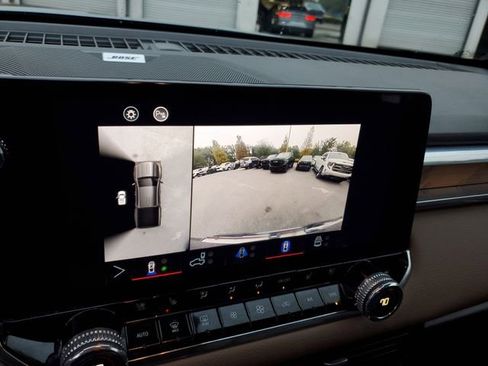 Used 2024 GMC Canyon Denali image 21