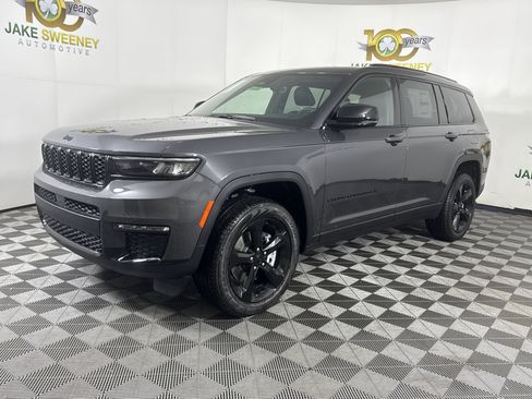 New 2025 Jeep Grand Cherokee L Limited w/ Black Appearance Package image 3