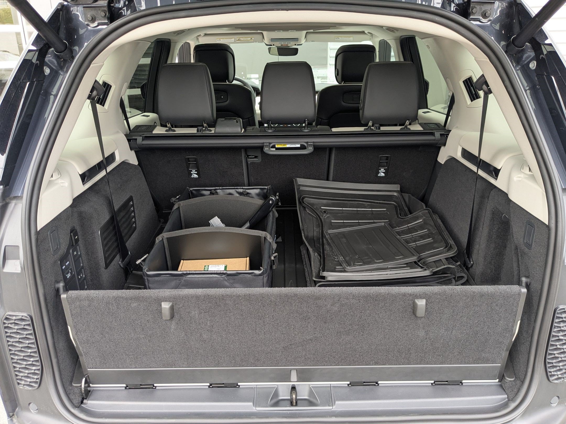 New 2026 Land Rover Discovery S AWD/4WD image 31
