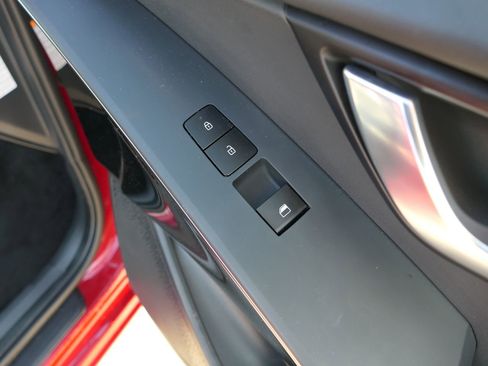 Used 2023 Kia Niro EX image 26