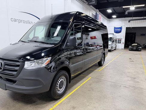Used 2025 Mercedes-Benz Sprinter 2500 image 15