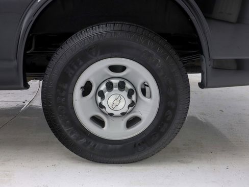 Used 2017 Chevrolet Express 2500 LS image 27
