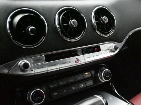 Used 2019 Kia Stinger GT1 image 7