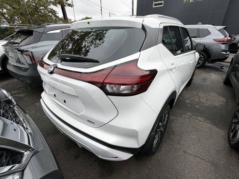 Used 2021 Nissan Kicks SV FWD image 5