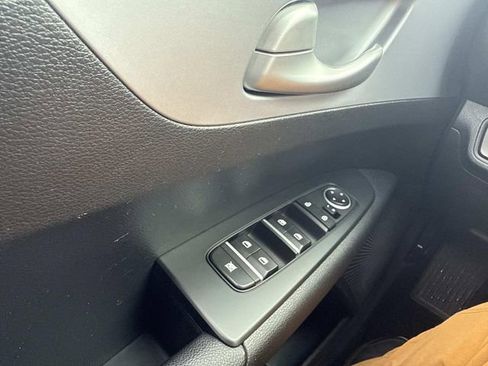 Used 2024 Kia Forte LXS FWD image 31