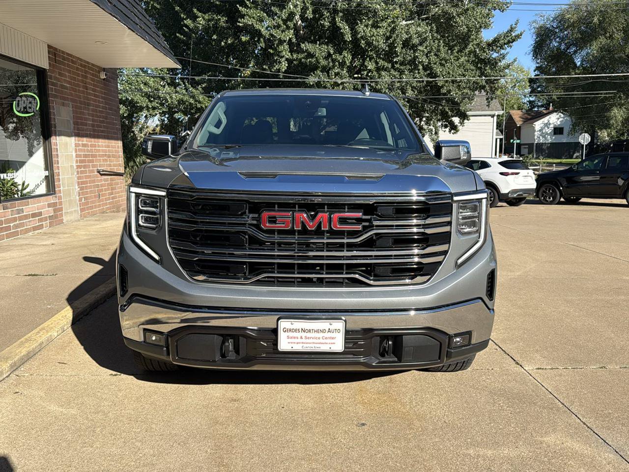 Used 2026 GMC Sierra 1500 SLT AWD/4WD image 31