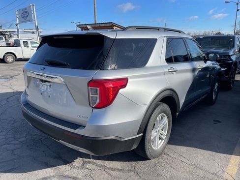 Used 2021 Ford Explorer XLT w/ Equipment Group 202A image 8