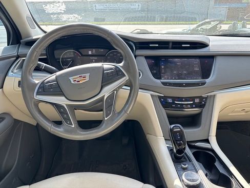 Used 2020 Cadillac XT5 Premium Luxury image 9