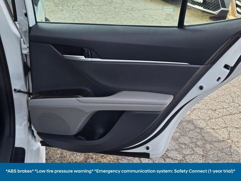 Used 2024 Toyota Camry SE w/ Convenience Package image 13