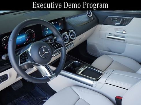 Used 2026 Mercedes-Benz GLA 250 image 2