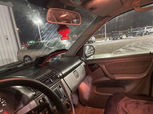 Used 2000 Mercedes-Benz ML 320 4MATIC image 20