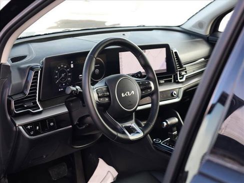 Used 2025 Kia Sportage SX image 6