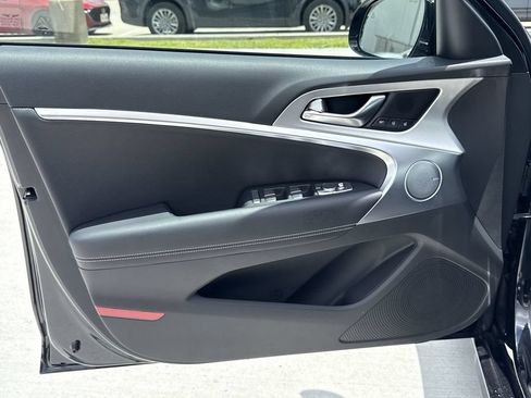 Used 2026 Genesis G70 2.5T Prestige RWD image 9