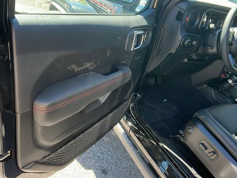 New 2025 Jeep Wrangler Unlimited Rubicon image 14