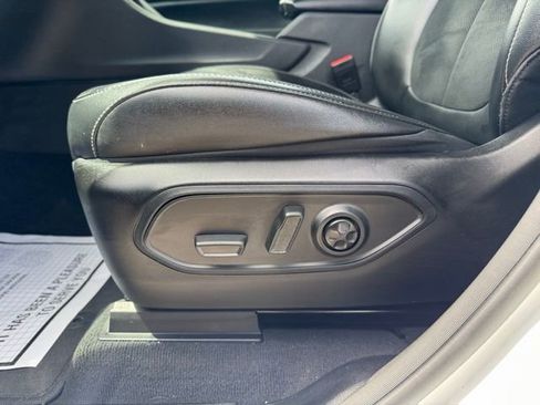 Used 2024 Jeep Grand Cherokee L Laredo AWD/4WD image 10