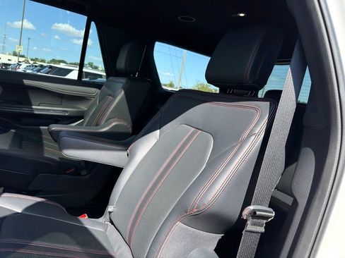 Used 2024 Ford Expedition Limited RWD image 17
