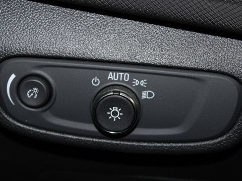 Used 2025 Chevrolet TrailBlazer LS w/ LS Convenience Package FWD image 28