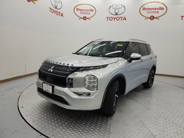 Used 2022 Mitsubishi Outlander SEL FWD image 2