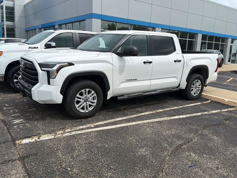 Used 2026 Toyota Tundra SR5 AWD/4WD image 3