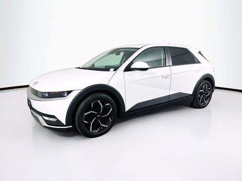 Used 2024 Hyundai Ioniq 5 SE image 3