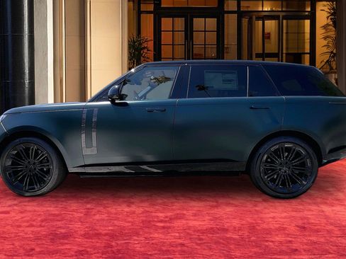New 2026 Land Rover Range Rover Long Wheelbase SE AWD/4WD image 2