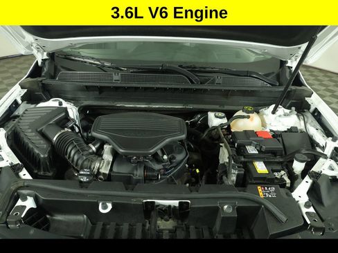 Certified 2023 GMC Acadia SLT w/ Elevation Edition FWD image 5