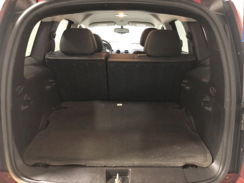 Used 2009 Chevrolet HHR LS image 8