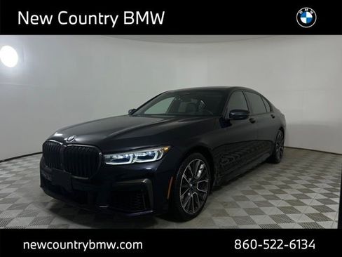 Used 2020 BMW 750i xDrive w/ Autobahn Package image 3