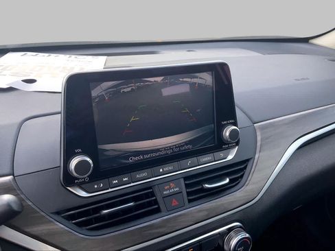 Used 2025 Nissan Altima 2.5 SV FWD image 27