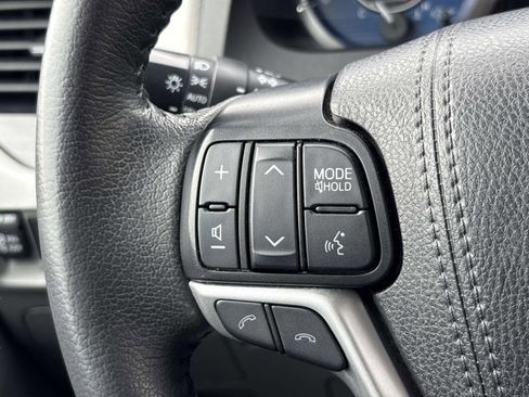 Used 2019 Toyota Sienna XLE w/ XLE Navigation Package image 27