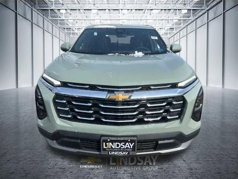 New 2026 Chevrolet Equinox LT FWD image 2