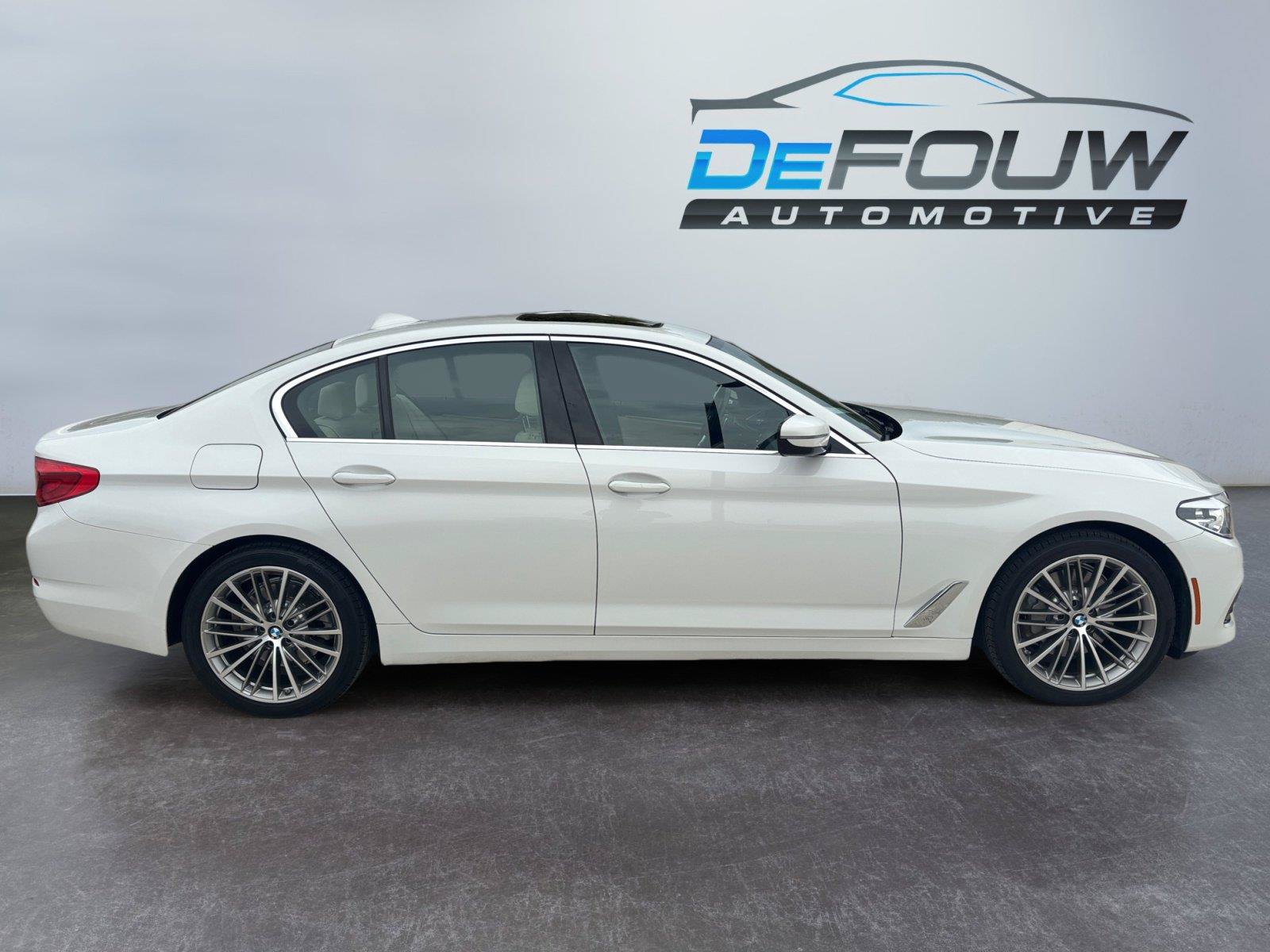 Used 2020 BMW 530i xDrive w/ Convenience Package AWD/4WD image 12
