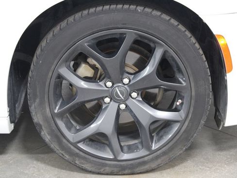 Used 2023 Chrysler 300 Touring L RWD image 13