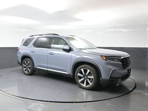 Used 2025 Honda Pilot Elite image 6