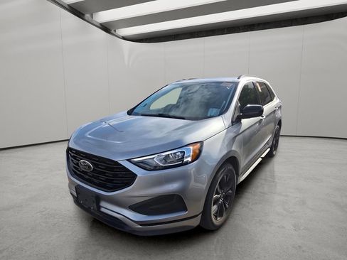 Used 2022 Ford Edge SE w/ Black Appearance Package AWD/4WD image 2
